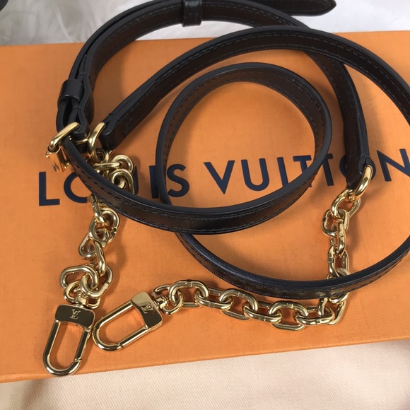 RARE ๐ TRUNKS POCHETTE ๐ CROSSBODY LOUIS VUITTON - Picture 16 of 16